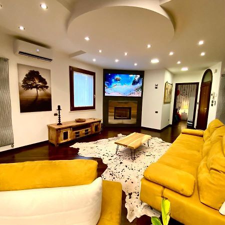 شقة Wood Luxury House بيسكارا المظهر الخارجي الصورة